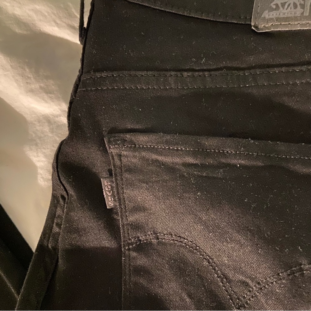 Levi’s 725 High Rise Bootcut Jeans - Picture 3 of 9